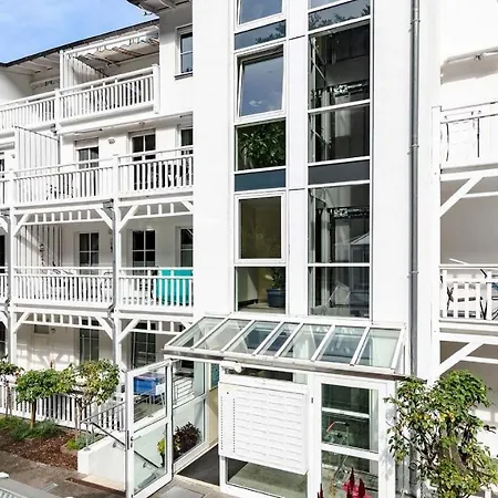 Appartamento Seeschloss, App 05, Direkt An Der Strandpromenade, Toplage Binz
